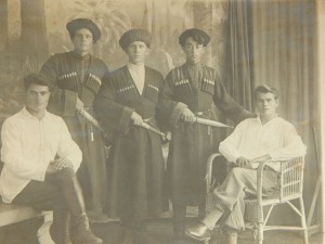 Фото с кинжалами