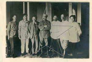 Сталин,Орджоникидзе,Калинин,Ярославский,Петровский.