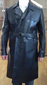 ШИКАРНЫЙ КОЖАНЫЙ ПЛАЩ, ВОЕННЫЙ ТРОФЕЙ