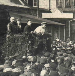 Выступление Калинина перед рабочими "Красного Выборжца".