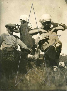 1927 год. Военно-комсомольский поход.Оказание первой помощи.