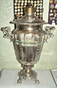 Интересный самовар рюмка, Баташёв, резьба штихелем