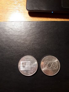 словакия 200 крон.серебро 2  монеты.