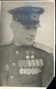 R Портрет А.С. Смирнова  Советского  летчика-аса !