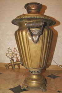 самовар угольный латунь (рюмка граненая)