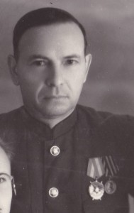 Семейное фото:ветеран ВОВ с сыном-лейтенантом. г.Хабаровск.