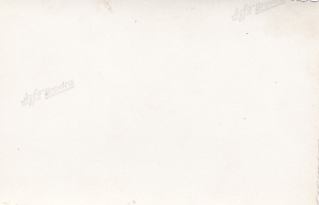 Советские офицеры у автомобиля. Конец 1940-х гг.