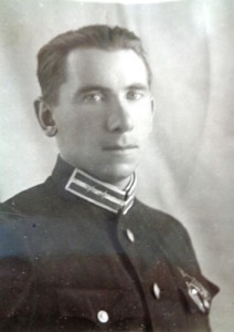 Фото с довоенными парашютными знаками.