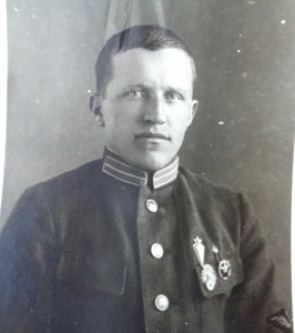 Фото с довоенными парашютными знаками.