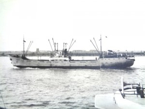 Фото разных гражданских кораблей.