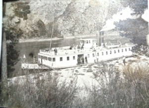 Фото разных гражданских кораблей.