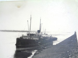 Фото разных гражданских кораблей.