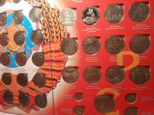 Полный комплект юбилейных монет СССР -68 шт. в альбоме.