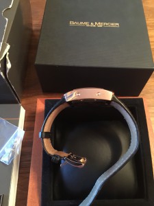 Золотые BAUME & MERCIER HAMPTON SPIRIT XL CALENDAR MOON PHAS