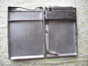 Портсигар-зажигалка.