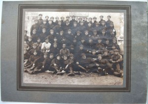 Красноармейцы в будёновках, колективное фото