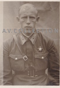 Мл.лейтенант ВВС,кавалер КЗ Толманов.