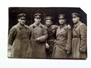 Группа чекистов (?) в форме, довоенное фото