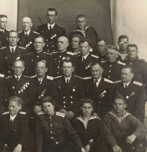 Офицеры и матросы ЧФ