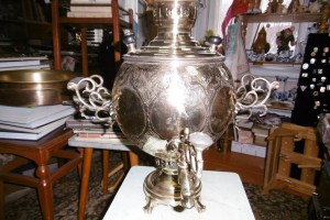 Два самовара.