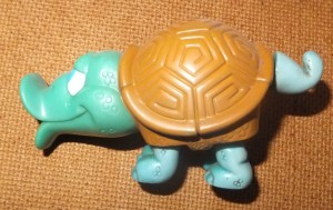 Игрушки много,дешево.