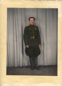 Цветное фото капитана.40-е гг.