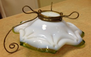 Ваза на подставке старая красивая