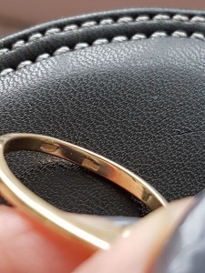 Кольцо с бриллиантом