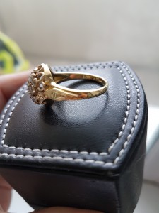 Кольцо с бриллиантами..беленькие чистенькие