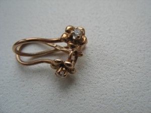 Серьги на девочку .585.Цветочки