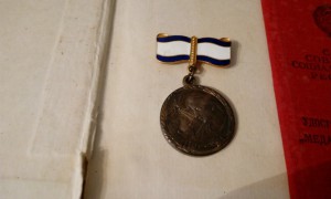 Комплект орденов и медалей материнства на одного человека.