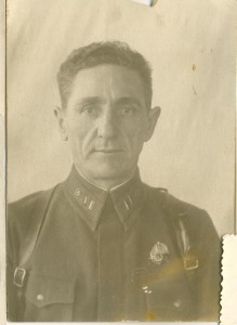 Фото со знаком Бойцу ОКДВА,с подписью