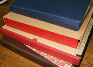 4 АЛЬБОМА марок  подскажите по цене...