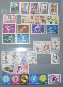 4 АЛЬБОМА марок  подскажите по цене...