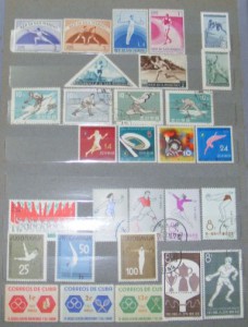 4 АЛЬБОМА марок  подскажите по цене...