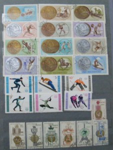 4 АЛЬБОМА марок  подскажите по цене...