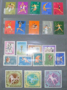 4 АЛЬБОМА марок  подскажите по цене...