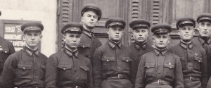 Группа курсантов и офицеров Киевского ВУ. г.Киев. 1940-е.