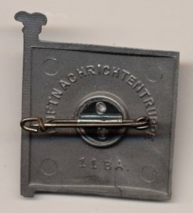 Знаки пожертвований на военные нужды. Знамена и флаги вермах