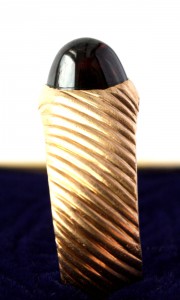 Кольцо золото 56 с камнем