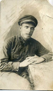 Две фотографии.