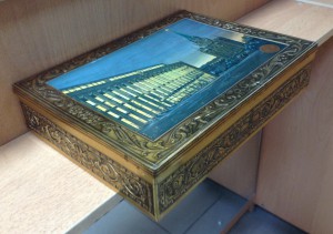 Большая коробка с Кремлем и Дворцом съездов