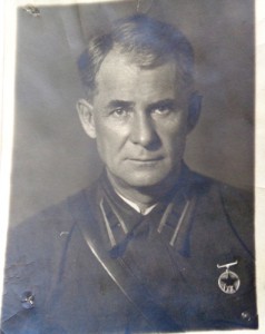 Фото с медалью 20 лет РККА.