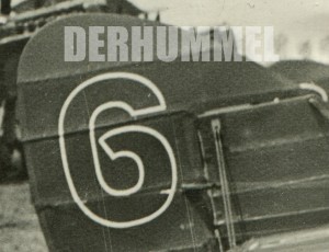 Начальник ВВС ВМО К. Д. Павлов у самолетов