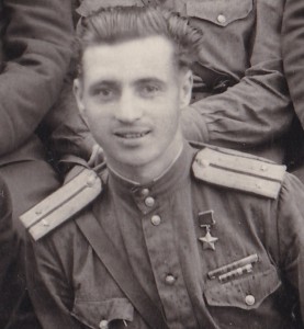 Группа офицеров желдорвойск. Два Героя Советского Союза.