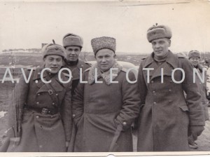 Никита Сергеевич Хрущов на фронте. 5 фото.