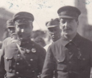 Прогулки по Кр.Площади.Сталин и др. в сопровождении охраны.