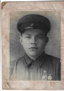 Красноармеец со знаками на подвесе ГТО и ГСО 1939 год