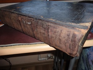 ОГРОМНАЯ КНИГА НА СТАРОСЛАВЯНСКОМ