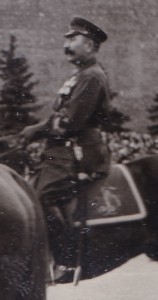 Ворошилов принимает парад войск. Рядом - С.М.Будённый.